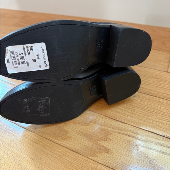 NWT Frye Brown Leather Ankle Booties with Side Zipper - Picture 7 of 9